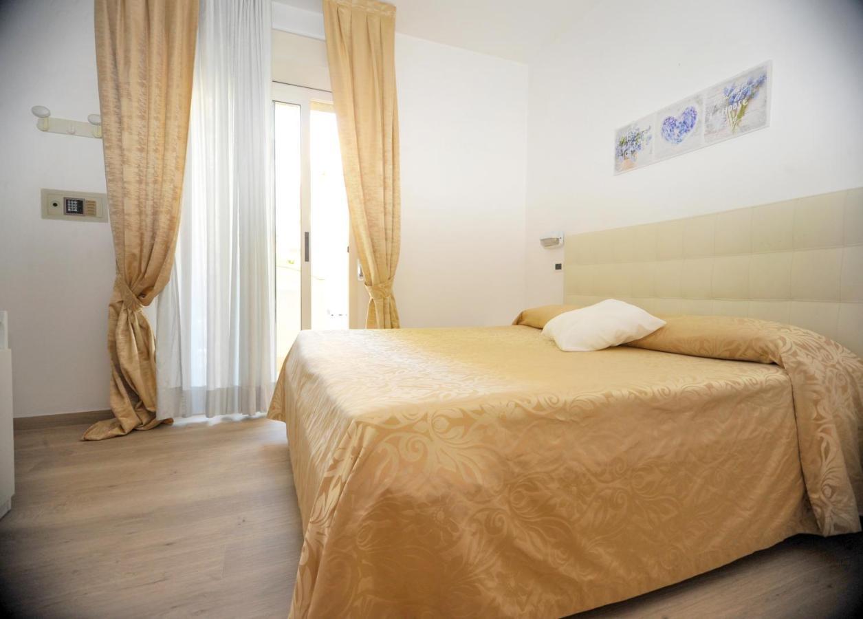 Hotel Tulipe Nazionale Riccione Esterno foto