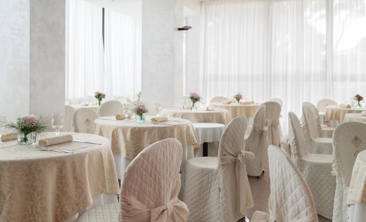 Hotel Tulipe Nazionale Riccione Esterno foto