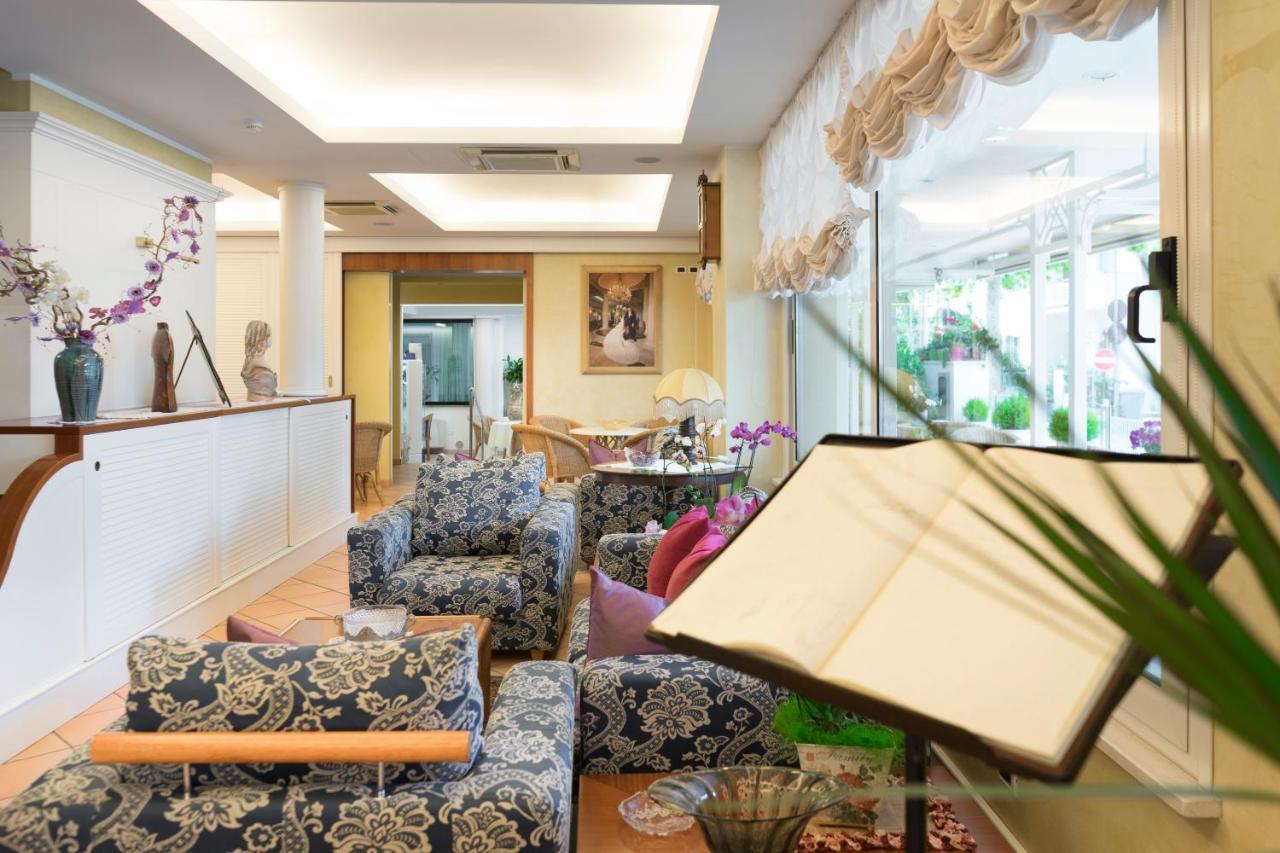 Hotel Tulipe Nazionale Riccione Esterno foto